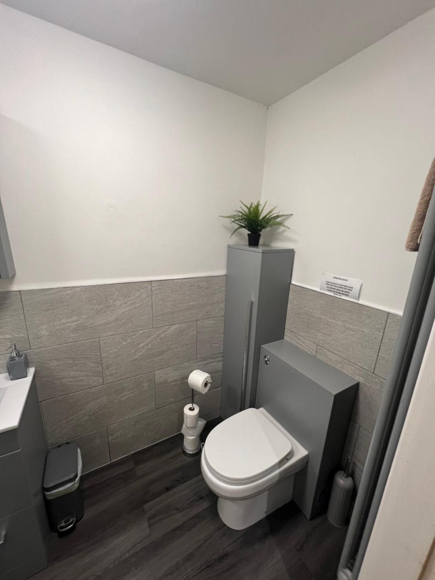 Pine With Private Hot Tub Appartement